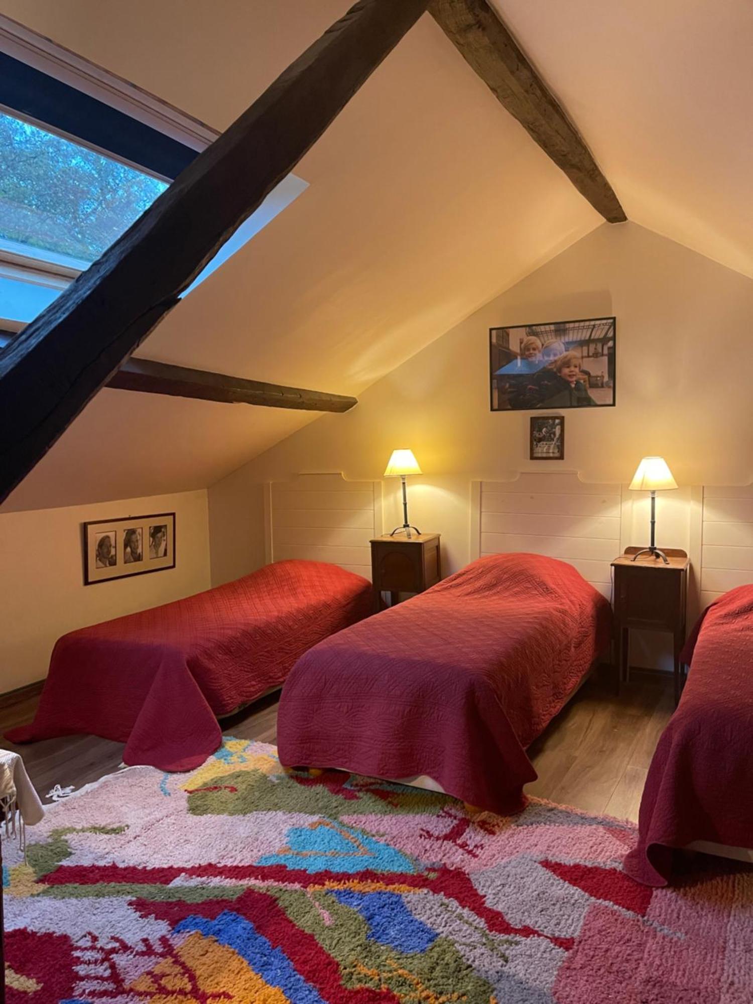 Domaine De Montmery Sa Piscine Son Jardin Ses Espaces アンバザック エクステリア 写真